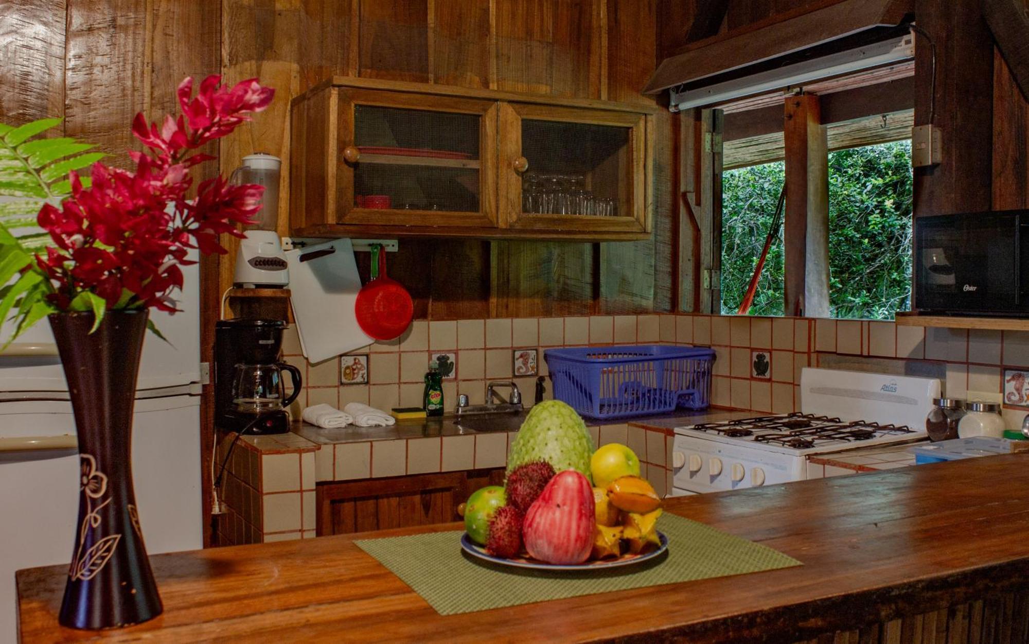 Casa Heliconia - Spacious, Big Garden, Close To The Beach Puerto Viejo de Talamanca Bagian luar foto