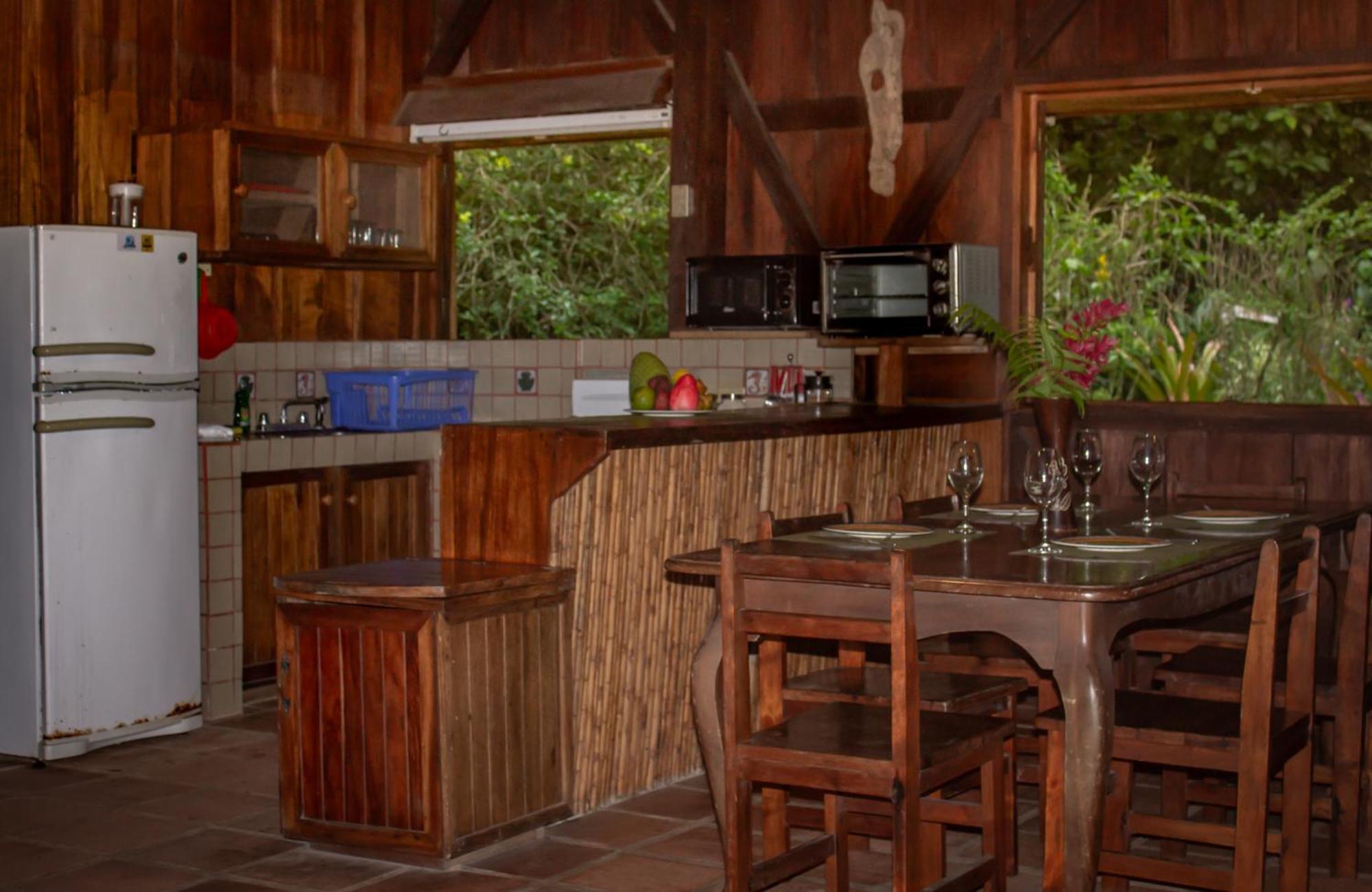 Casa Heliconia - Spacious, Big Garden, Close To The Beach Puerto Viejo de Talamanca Bagian luar foto